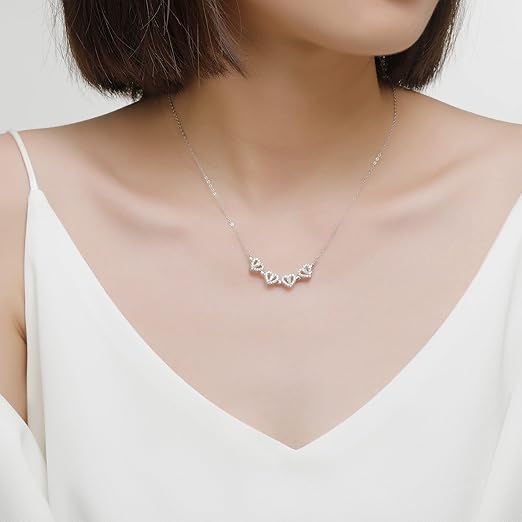 Collar de trébol de cuatro hojas en forma de corazón MagicHeart